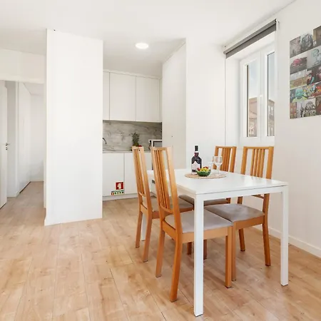 Apartment Host Wise - Flat W Free Private Parking - Bright & Cozy *