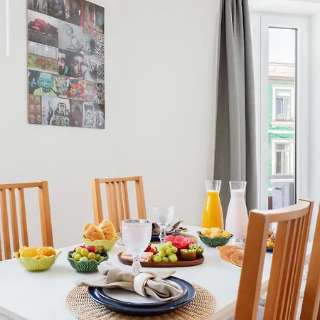 Apartment Host Wise - Flat W Free Private Parking - Bright & Cozy Porto