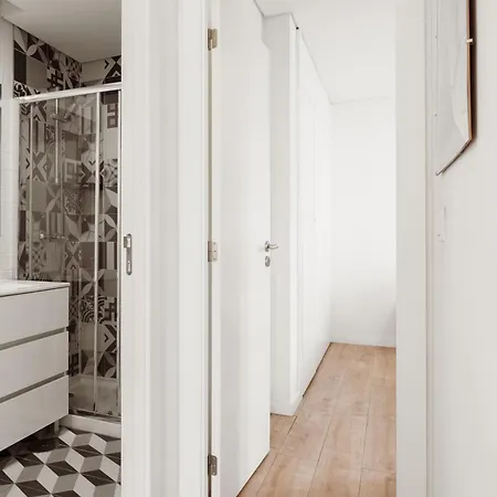 Apartment Host Wise - Flat W Free Private Parking - Bright & Cozy *